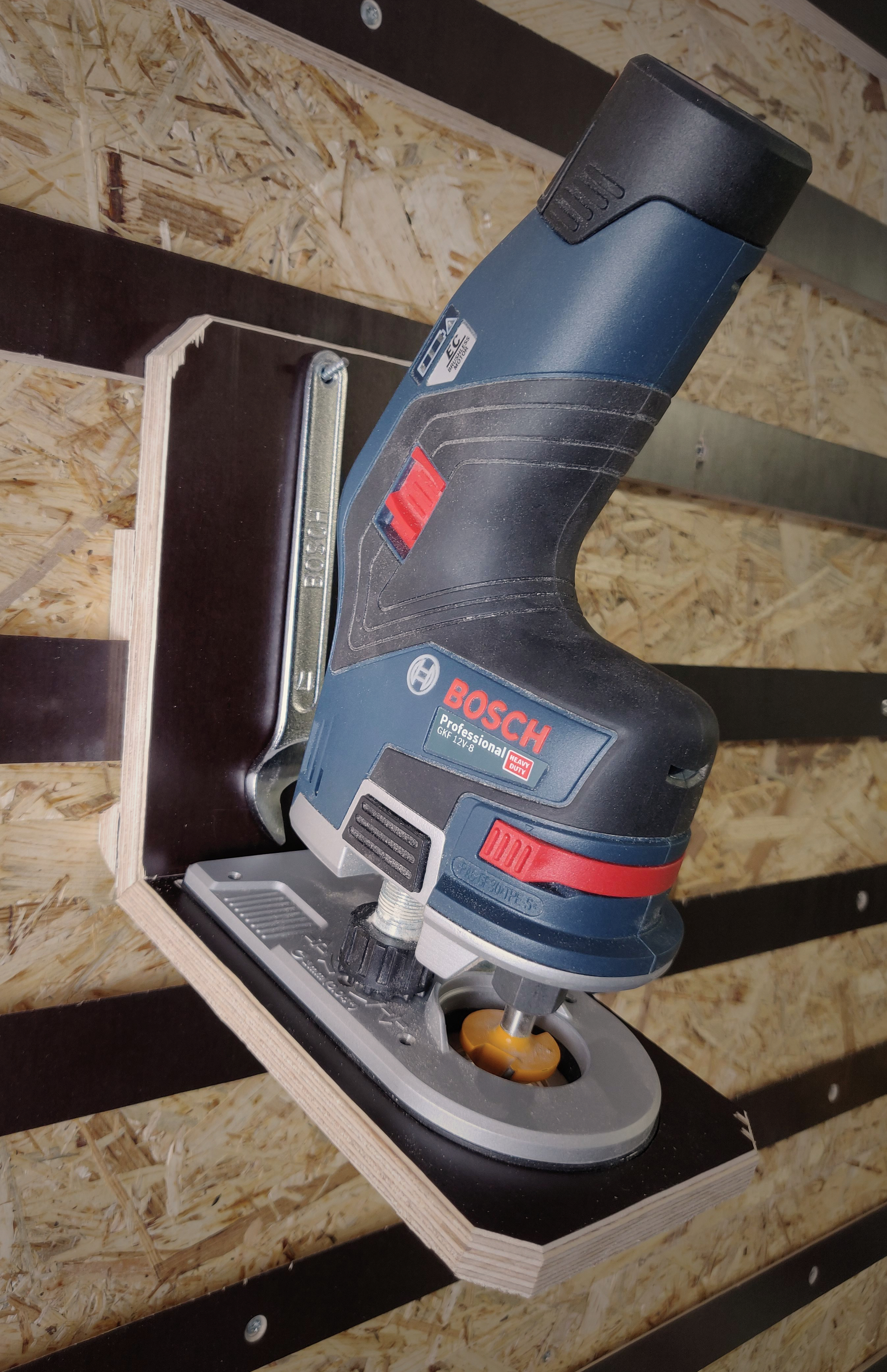 Fertiger Frenchcleathalter für die Bosch Kantenfräse