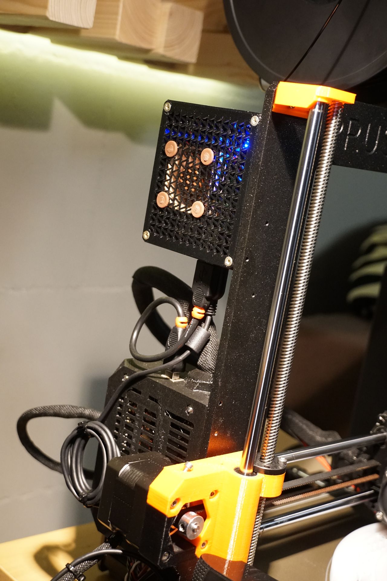 Drucker mit dem PI-Case: Alles schön aufgeräumt.